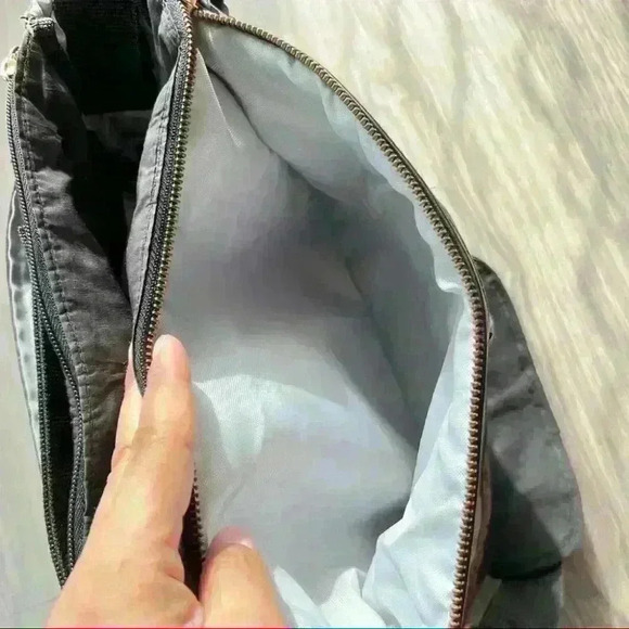 SKIP HOP BLACK BAG  WITH DIAPER STATION MOMMY BAG - Picture 8 of 16